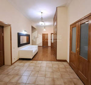 Дом 430м², 3-этажный, участок 35 сот.