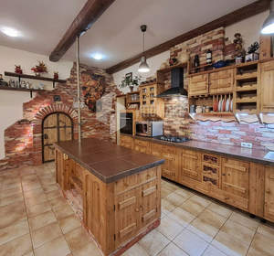 Дом 430м², 3-этажный, участок 35 сот.