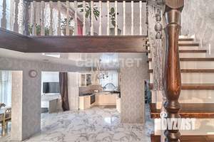 Дом 182м², 2-этажный, участок 9 сот.  