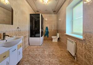 Дом 400м², 3-этажный, участок 13 сот.  