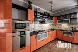 Дом 228м², 2-этажный, участок 15 сот.  