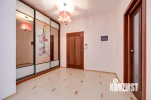 Коттедж 310м², 3-этажный, участок 40 сот.  