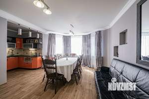 Дом 228м², 2-этажный, участок 15 сот.  