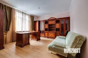 Коттедж 310м², 3-этажный, участок 40 сот.  