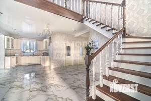 Дом 182м², 2-этажный, участок 9 сот.  