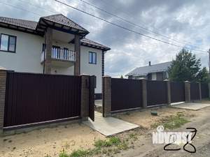 Дом 212м², 2-этажный, участок 15 сот.  