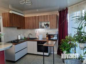 Дом 140м², 2-этажный, участок 10 сот.  