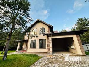 Дом 280м², 2-этажный, участок 12 сот.  