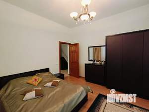 Дом 196м², 2-этажный, участок 15 сот.  