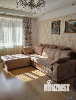 2-к квартира, вторичка, 63м2, 1/10 этаж