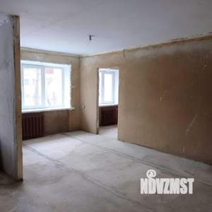 2-к квартира, вторичка, 43м2, 1/4 этаж