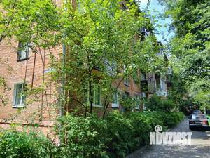 2-к квартира, вторичка, 45м2, 1/4 этаж