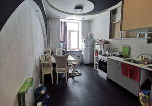 2-к квартира, вторичка, 62м2, 1/5 этаж