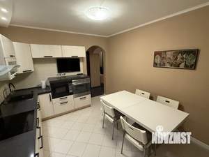 2-к квартира, вторичка, 82м2, 9/10 этаж