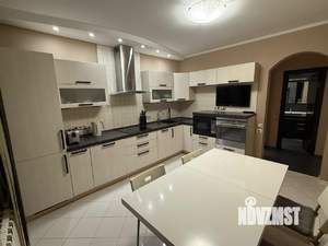 2-к квартира, вторичка, 82м2, 9/10 этаж