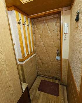 2-к квартира, вторичка, 42м2, 1/5 этаж