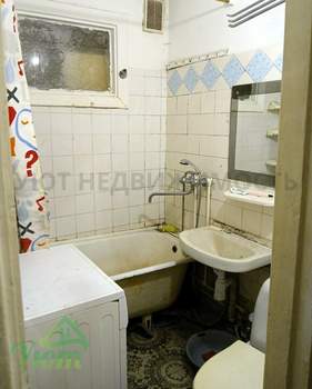 2-к квартира, вторичка, 45м2, 1/4 этаж