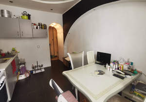 2-к квартира, вторичка, 62м2, 1/5 этаж