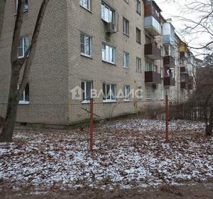 2-к квартира, вторичка, 43м2, 1/4 этаж