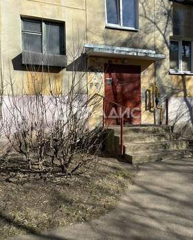 2-к квартира, вторичка, 45м2, 1/5 этаж